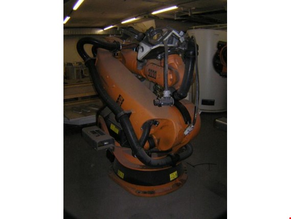 Used KUKA KR240-2-2000 1 Industrial Robot for Sale (Trading Premium) | NetBid Industrial Auctions